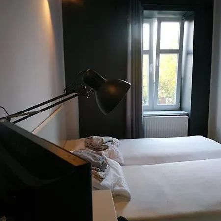 Apartment 3-bedroom-flat, Free Parking, 24 Hour-check-in *