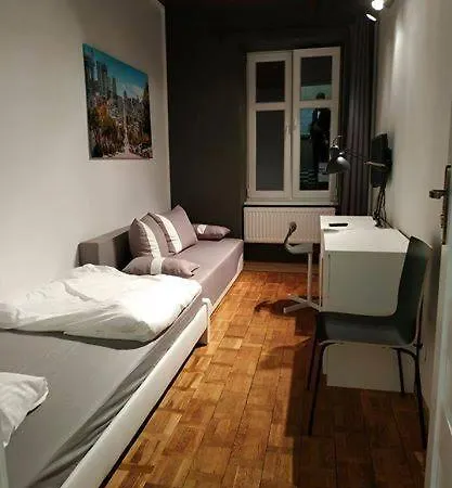 Apartment 3-bedroom-flat, Free Parking, 24 Hour-check-in Lodz